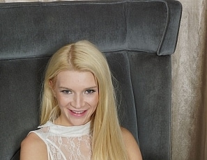 content/addison_avery_sucks_my_cock_and_gets_a_hot_load_of_cum_in_her_pussy/3.jpg
