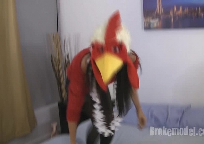 content/little_chicken_watch_me_fuck_a_chick_dressed_like_a_chicken_lol/0.jpg