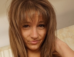 content/Celine_1stbg/2.jpg