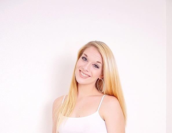 content/Courtnie_1stShoot/4.jpg