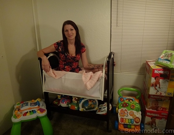 content/gabby_desperate_mother_sucks_cock_in_her_babys_crib_/2.jpg