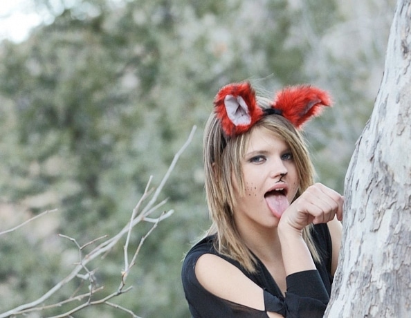 content/scarlett_fever_behind_the_scenes_bonus_/4.jpg
