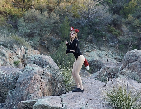 content/scarlett_fever_sexy_fox_hunt/3.jpg